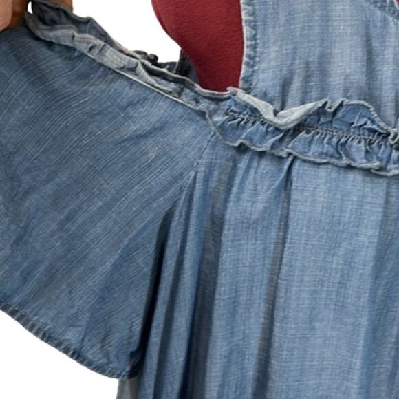 LC Lauren Conrad Blue Chambray Ruffled Pintuck Cold Shoulder Top Size XL NWOT - Picture 3 of 11